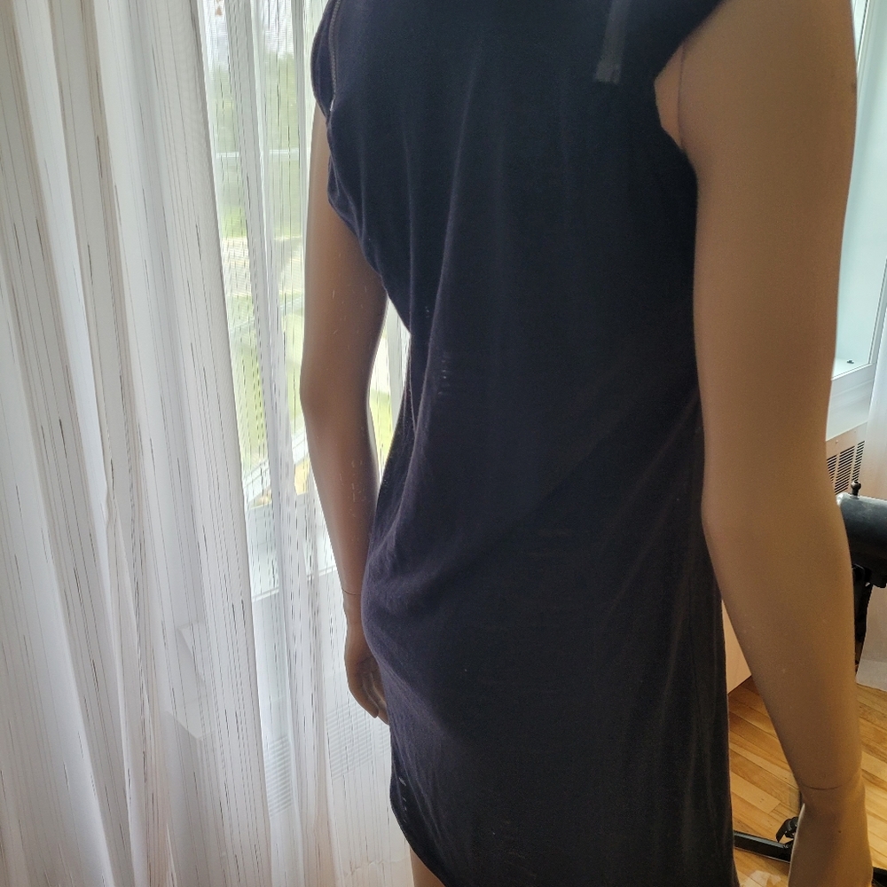 Dress - Picture 2 of 10